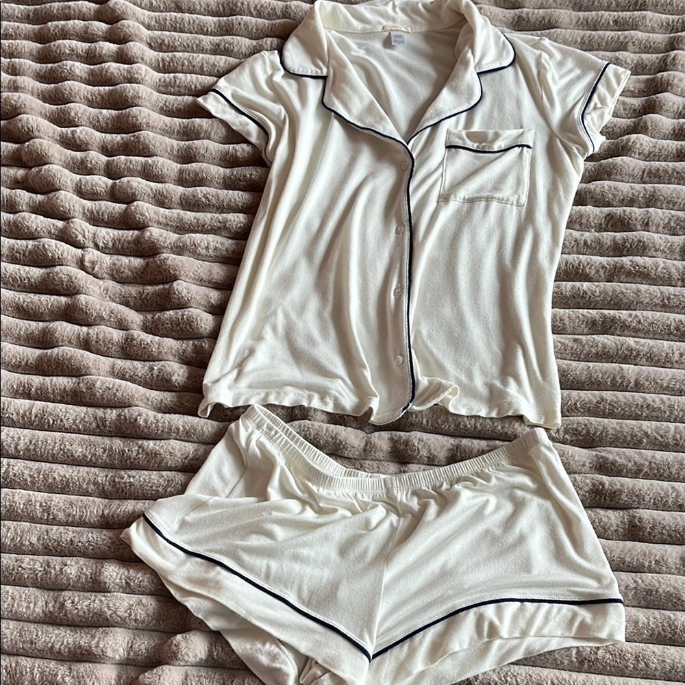 Women's Ivory Short-Sleeve Pajama Set with Contrast Piping